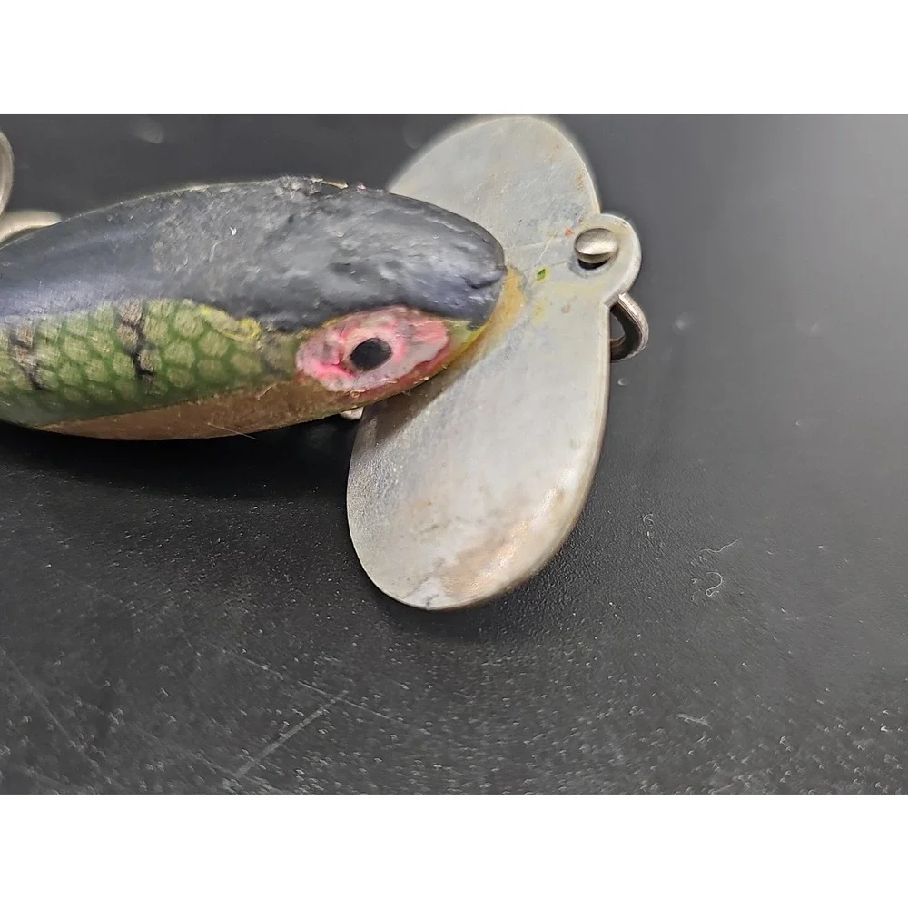 Early‎ Jitterbug fishing lure